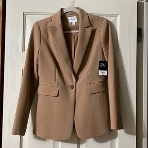 Nine West tan city Blazer. Size 4. Tags on
